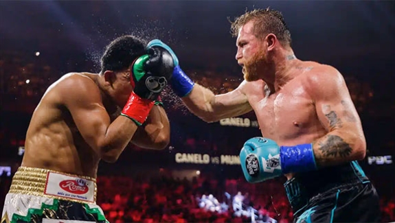 DE LA HOYA: CANELO TAK SAMO PRZEGRAŁ Z FLOYDEM