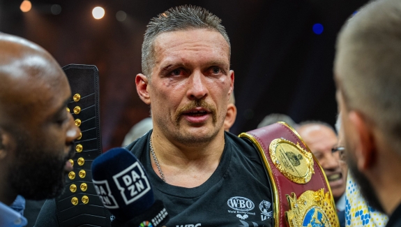 USYK MOŻE WALCZYĆ O PAS W TRZECIEJ KATEGORII WAGOWEJ