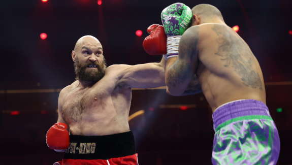 FURY TRENUJE Z SUGAREM HILLEM, WALKA Z JOSHUĄ JESIENIĄ?