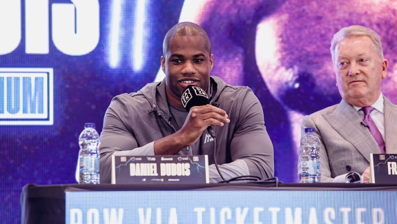 DUBOIS: TO BĘDZIE KRAWA ŁAŹNIA, ZNOKAUTUJĘ USYKA!