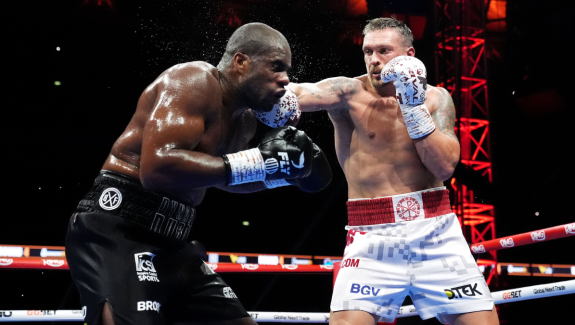 USYK PONOWNIE WYGRAŁ PRZED CZASEM Z DUBOIS