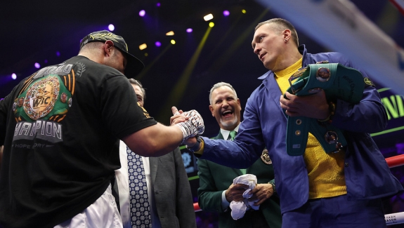 WBC NIE BĘDZIE NACISKAĆ NA WALKĘ USYK - KABAYEL
