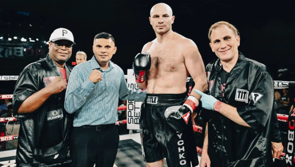 DYCZKO - FRANKLIN NA UNDERCARDZIE CANELO - CRAWFORD