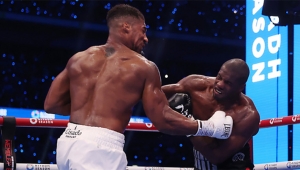 ANTHONY JOSHUA: WRÓCĘ, BY OBIĆ TWARZ FURY'EMU