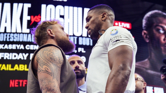 JOSHUA I PAUL W RINGU OKOŁO 04.30 CZASU POLSKIEGO