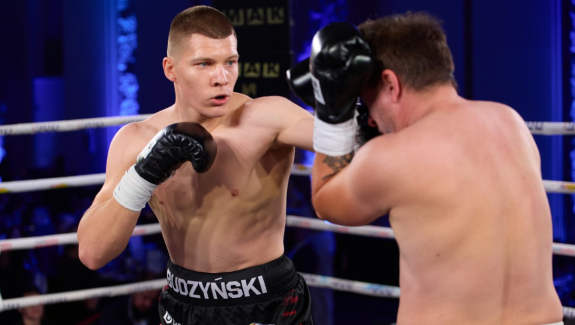 KBN 43: BUDZYŃSKI ZABOKSUJE W DZIERŻONIOWIE